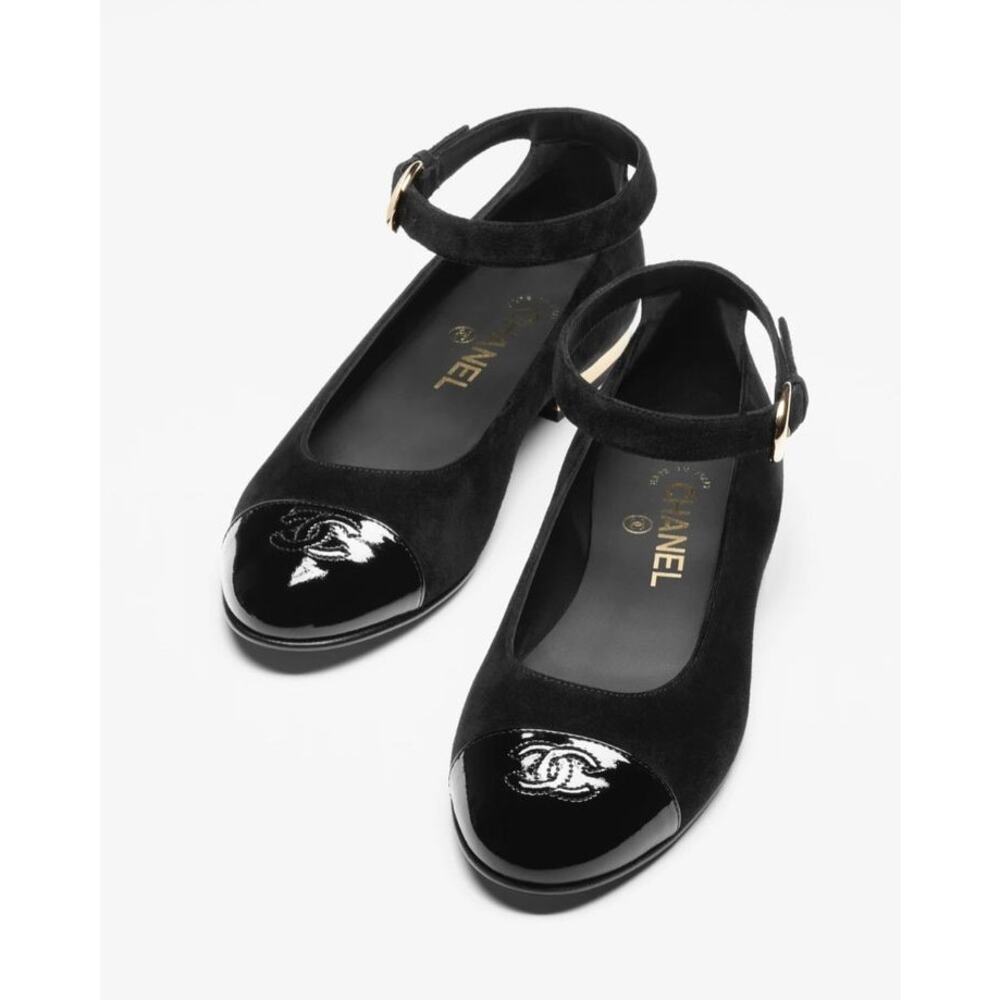 Chanel Ballet Flats Ankle Strap Interlocking CC Logo Suede Patent Trim Size 37